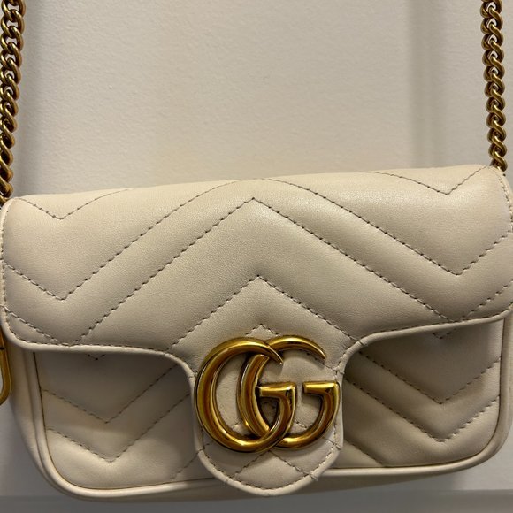 Gucci Cream Mini Bag with Gold Accents - Picture 4 of 14